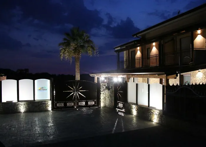 Emanuel Bed & Breakfast 4*