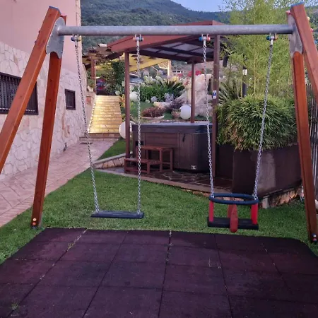 Emanuel Nocleg ze śniadaniem 4*