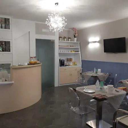 Emanuel Oda ve Kahvaltı Capaccio